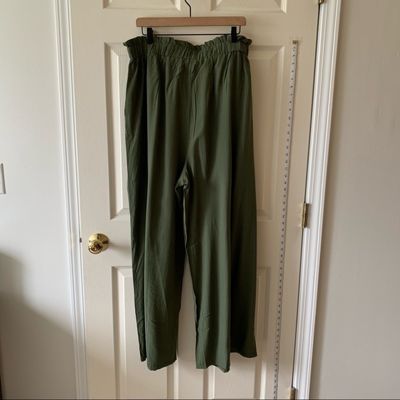 L. Love Green Paper Bag Elastic Waist Lightweight Trousers - Picture 5 of 5